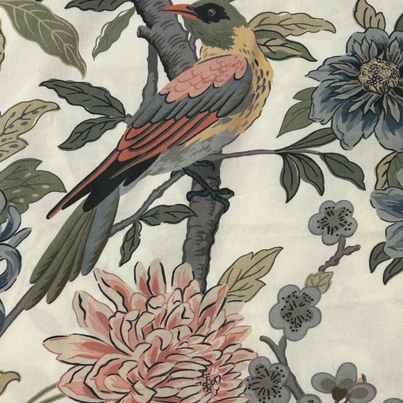 Pottery Barn Bloom Sateen Duvet Cover and 3 Euro shams. - Picture 8 of 10